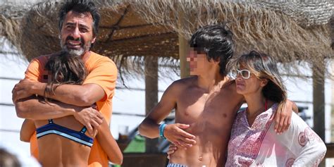 Nuria Roca Y Juan Del Val Disfrutan En C Diz De Unos D As De Relax Junto A Sus Hijos Bekia
