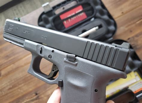 Glock 17 Vickers Tactical Grey Rtf2 With Extra