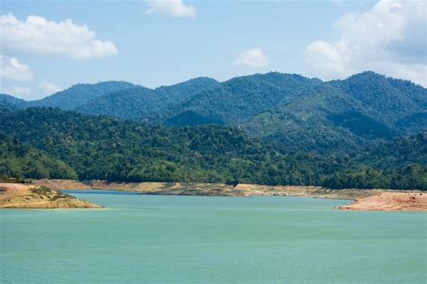 Between january and march, you can expect average temperatures of 33°c during the day and 22°c at night. Selangor Dam Kuala Kubu Bharu - Author on c