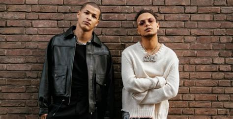 Gisteren werd bekend dat bilal wahib een minderjarig jongetje geld bood op instagram live om zijn geslachtsdeel te laten bilal wahib schuift aan bij beau en daar zijn een heleboel mensen boos over. Bilal Wahib en Ronnie Flex werken samen op '501' - Soundflow