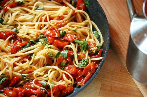FOOD FACE-OFF: Noodle vs. Pasta