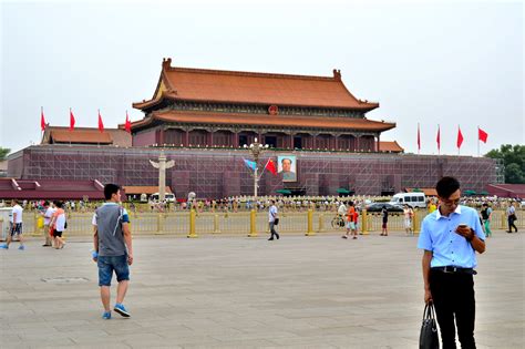 Iconic Beijing The Gigantic Tiananmen Square Roselinde On The Road