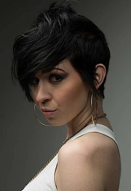 If you're looking for style and drama, go with something similar to this gorgeous mohawk. 2013 Short Cuts for Thick Hair | Short Hairstyles 2018 ...