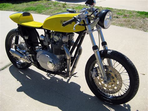 The history of the yamaha xs 650 is pretty well documented, and although the statuesquely proportioned parallel twin engine is used in almost every kind of custom imaginable, the bike transforms so well into a café racer, perhaps yamaha should have done it themselves. Cafe Racer Special: XS650 Cafe - The Hornet