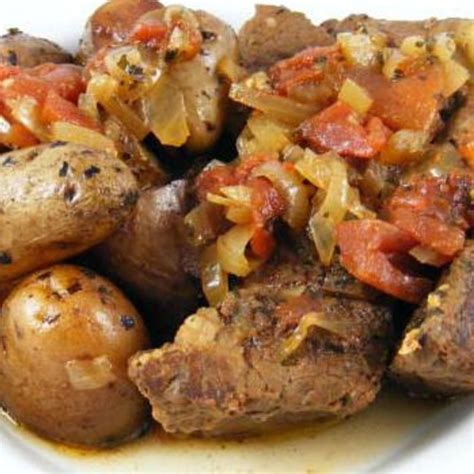 Eye of rib steak recipes crock pot. Crock Pot Garlic Short Ribs and Herb Potatoes