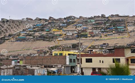 Barriadas En Las Afueras De Lima Peru Imagen De Archivo Editorial