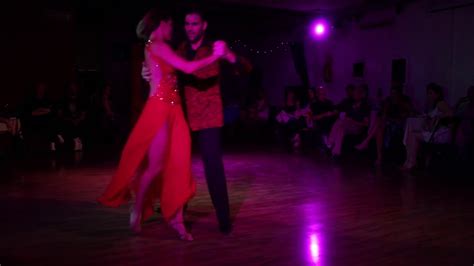 Dos Orillas Práctica De Tango Bailan Rosalía Álvarez Y Nicolás Tobares 8 12 2017 3 3 Youtube