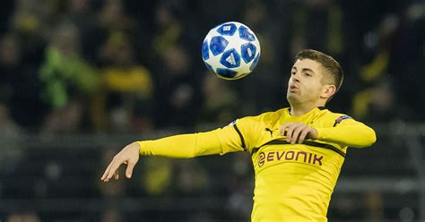 Liverpool "move closer to Christian Pulisic deal" as Dortmund man is
