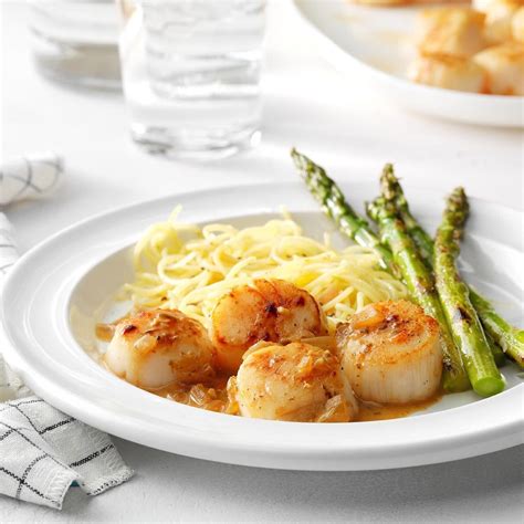 Pan Fried Scallops With White Wine Reduction Recipe Taste Of Home