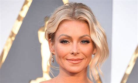 Kelly Ripa Daughter Hairdo Hairstyle Beehive Hair Housewives Of