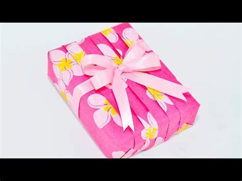 Normally, if you are a friend of a couple, you should give ¥30,000 (about $300). Japanese Pleats Gift Wrapping ~Basic Pleating Design ...