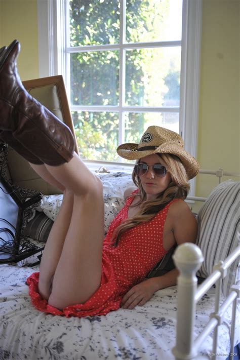 Bottomless Cowgirl Porn Pic Eporner