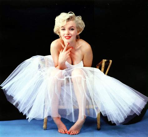 Marilyn Monroe By Milton Greene Marilyn Monroe White Dress Marilyn