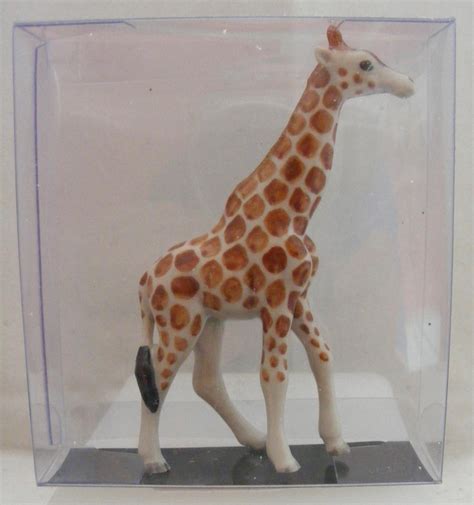 Klima Miniature Porcelain Animal Figure Giraffe In Transparent Box Z009