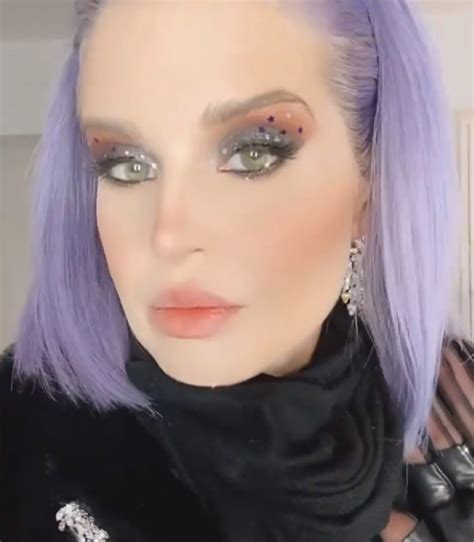 Kelly Osbourne Slams Plastic Surgery Rumors As She Says Shes Never Had Work Done After 85lb