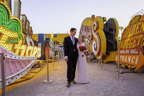 neon museum wedding and photo experience lv wedding connection