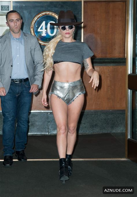 Lady Gaga Flashes Her Pussy In New York City AZNude