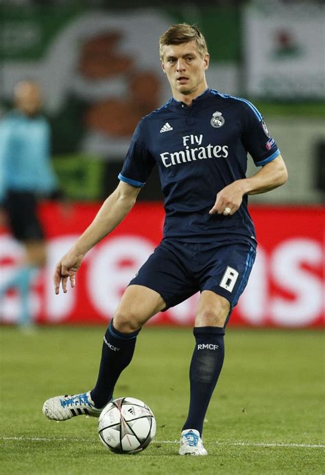 Real Madrids German Midfielder Toni Kroos Plays A Pass During The Uefa
