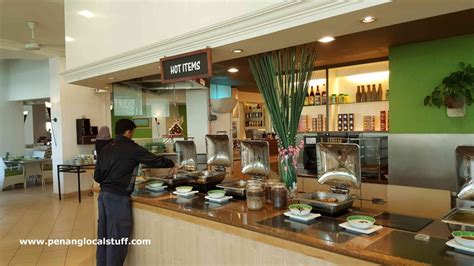 Penang hokkien mee, beef rendang, charcoal golden sand bun, pulut tai tai with kaya. Buffet Lunch At Garden Cafe, Golden Sands Resort, Batu ...