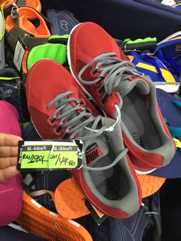 Sempena shoppee buat promosi 11.11 aritu kitorang ada grab satu kasut futsal nike tempo. Angah & Adek: Kedai Kasut Al-Ikhsan Tengah sale!!!
