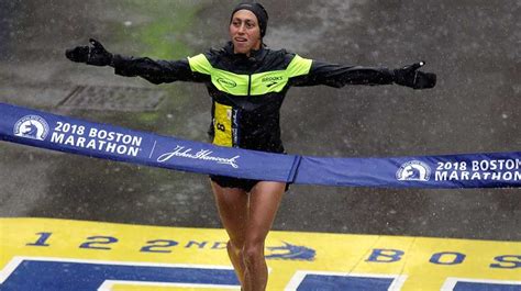 Desi Linden Wins Boston Marathon 1st Us Woman Since 85