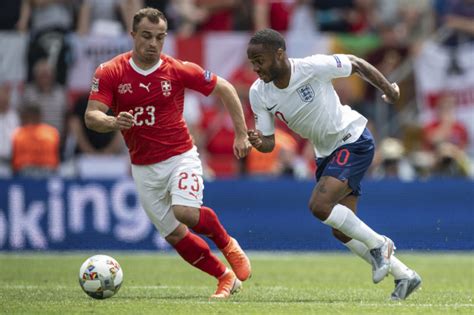 Falls eine größere anzahl an haaren transplantiert werden soll, sind unter umständen mehrere einzelsitzungen erforderlich. Shaqiri Haare / Geheimratsecken Hat Shaqiri Haare ...