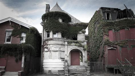 Think These Hauntingly Beautiful Abandoned Homes Are Creepy Wait Until