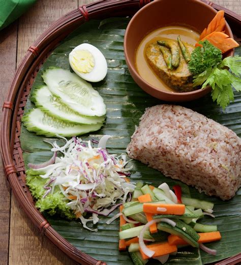 Nasi Dagang Gulai Ikan Tongkol Dan Acar Jelatah Fragrant And Glutinous