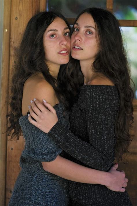Twin Models Identical Twins Twin Sisters Brown Hair Brunette Pop Culture Firefox Olsen