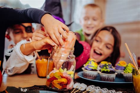 Nutrition These 5 Healthy Halloween Tips Will Help Make The Holiday
