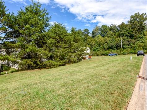 In knoxville, tn, save precious time and effort by finding nearby land for sale, see property details, photos and more.knoxville realtors are here to offer detailed information about vacant lots for sale and help you make an. Knoxville TN Land & Lots For Sale - 679 Listings | Zillow