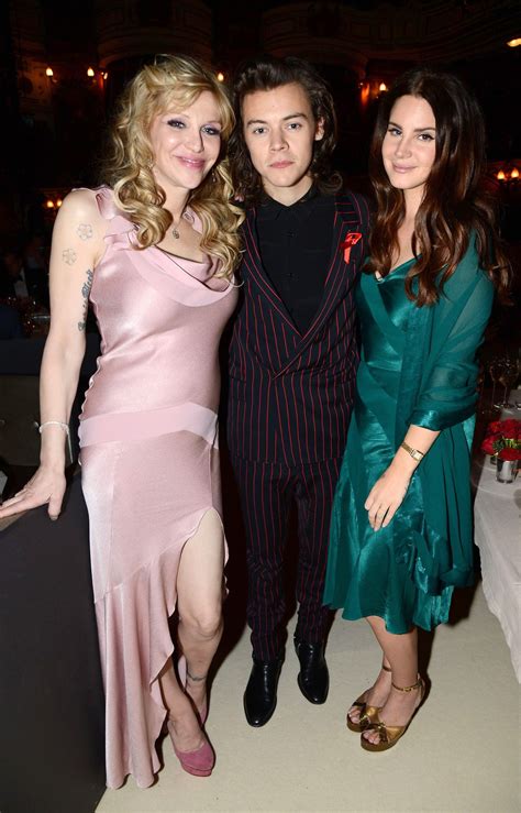Pin By Kelly Muzyk On Lana Del Rey Courtney Love British Fashion Awards Harry Styles