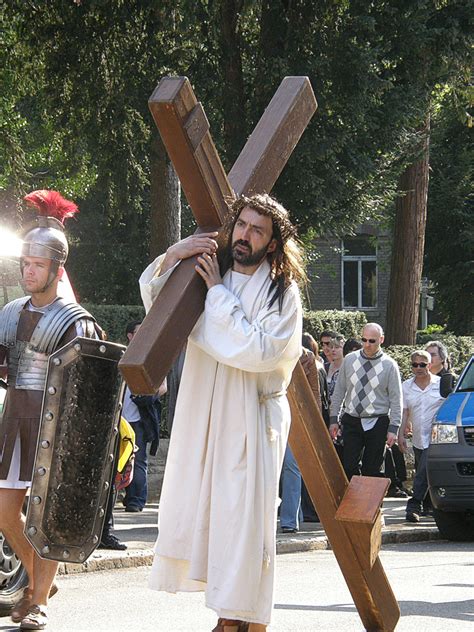 Er wird traditionell als tag der kreuzigung jesu begangen. Karfreitag - Wiktionary