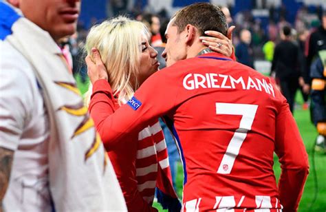 Speaking about the penalty miss after the game, griezmann tried to. Antoine Griezmann wife: Who is Erika Choperena? When did ...