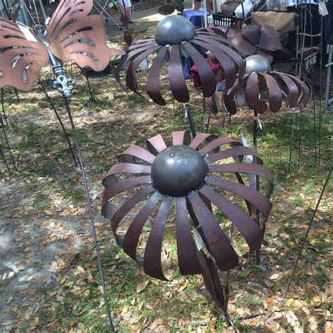 Greenwood's first south carolina festival of flowers was held in the summer of 1968 to coincide with the 100th anniversary celebration of george w. The Lowcountry Lady: Summerville Flowertown Festival 2014