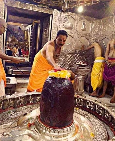 Sri mahakaleshwar jyotirlinga darshan ujjain temple. Mahakaleshwar Jyotirlinga without Kavacha in Ujjain ...