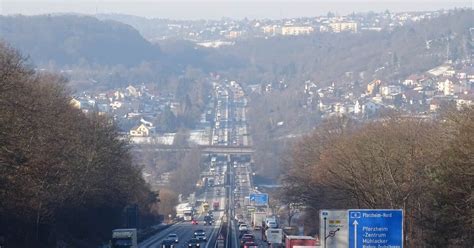 In der schweiz ist aber eher die form zuhause gebräuchlich. A8 mit neuem Verspätungsrisiko: Auch die Planer tüfteln ...