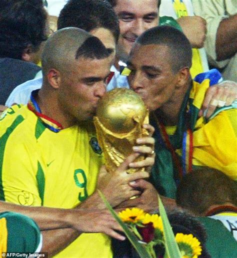 Ronaldo Apologises For That Awful Haircut Before His 2002 World Cup