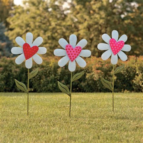 Heart Shaped Flower Yard Stakes Gardendesign Valentine Decorations