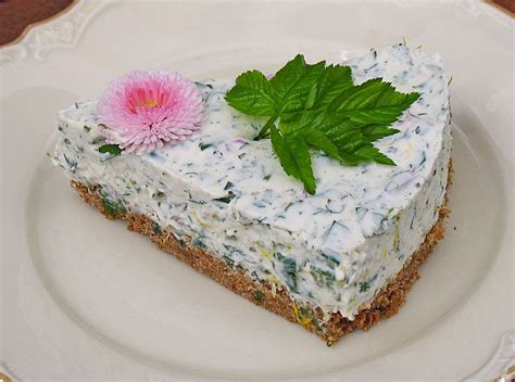 Cremige füllungen aus quark, sahne oder frischkäse machen sich super auf den knusprigen keksböden. Kräuter - Frischkäse Torte von Baumfrau | Chefkoch ...