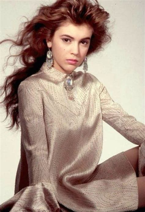 30 Fascinating Photos Of A Young And Beautiful Alyssa Milano In The 1980s And ‘90s ~ Vintage