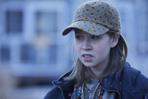 Orphan Black Sarah Unlocks A Secret In New Photos From Season 5 Episode 5 Ease For Idle