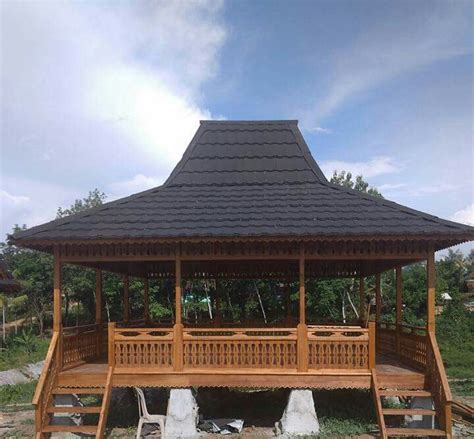 Desain rumah sederhana berikut ini dapat dijadikan hunian bagi sebuah keluarga kecil yang kiranya terdiri dari ayah, ibu dan satu orang anak. Kumpulan Gambar Rumah Kayu Sederhana Simple Dan Minimalis ...