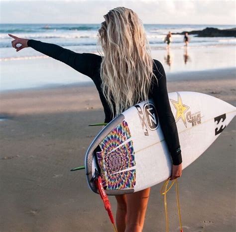 Pin By 𝐼 𝓈 𝓈 𝒶 On Sᴜʀғs ᴜᴘ Surfing Surfing Pictures Surfer Girl Style