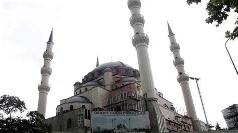 austria to close 7 mosques expel imams in crackdown