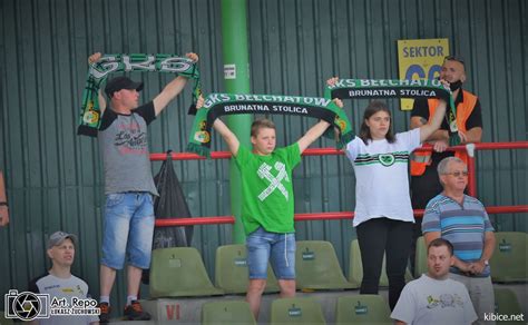 Innego zdania są kibice, którzy ostatnio spotkali się z piłkarzami. Galeria: GKS Bełchatów - Puszcza Niepołomice (2020-07-19 ...