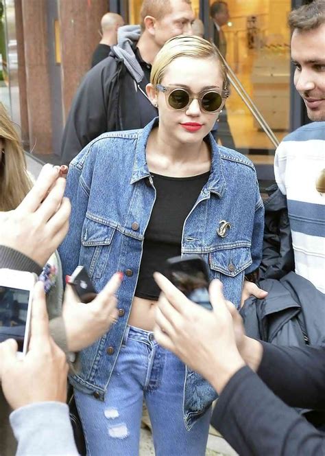 Miley Cyrus Denim Jacket Jackets Fashion Down Jackets Moda