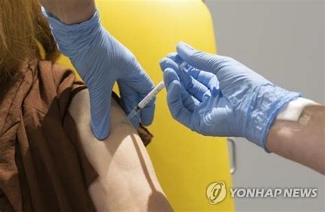 Mar 31, 2021 · 특히 접종군의 경우, 접종 1주일 후에는 3.3명, 2주 후에는 1.2명으로 하루 감염자 수가 더 낮아졌다. 아스트라제네카 "백신 효과 최대 90%"…한국서도 생산전망(종합2 ...