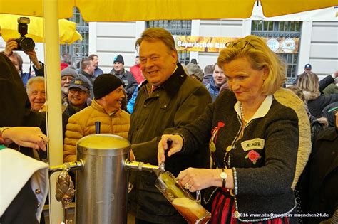 April jährlich von vielen brauereien als tag des deutschen bieres begangen. Tag des Bieres: Der Bierbrunnen sprudelt am Montag in München