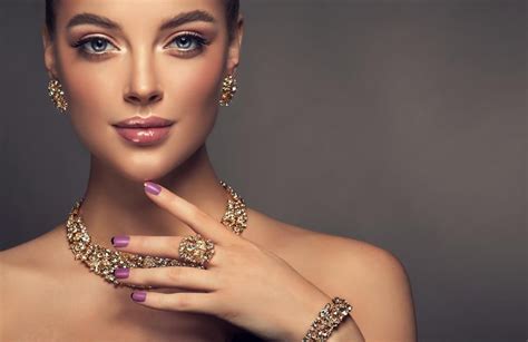 Beautiful Girl Jewelry Set Woman Necklace Gorgeous Women Dresses